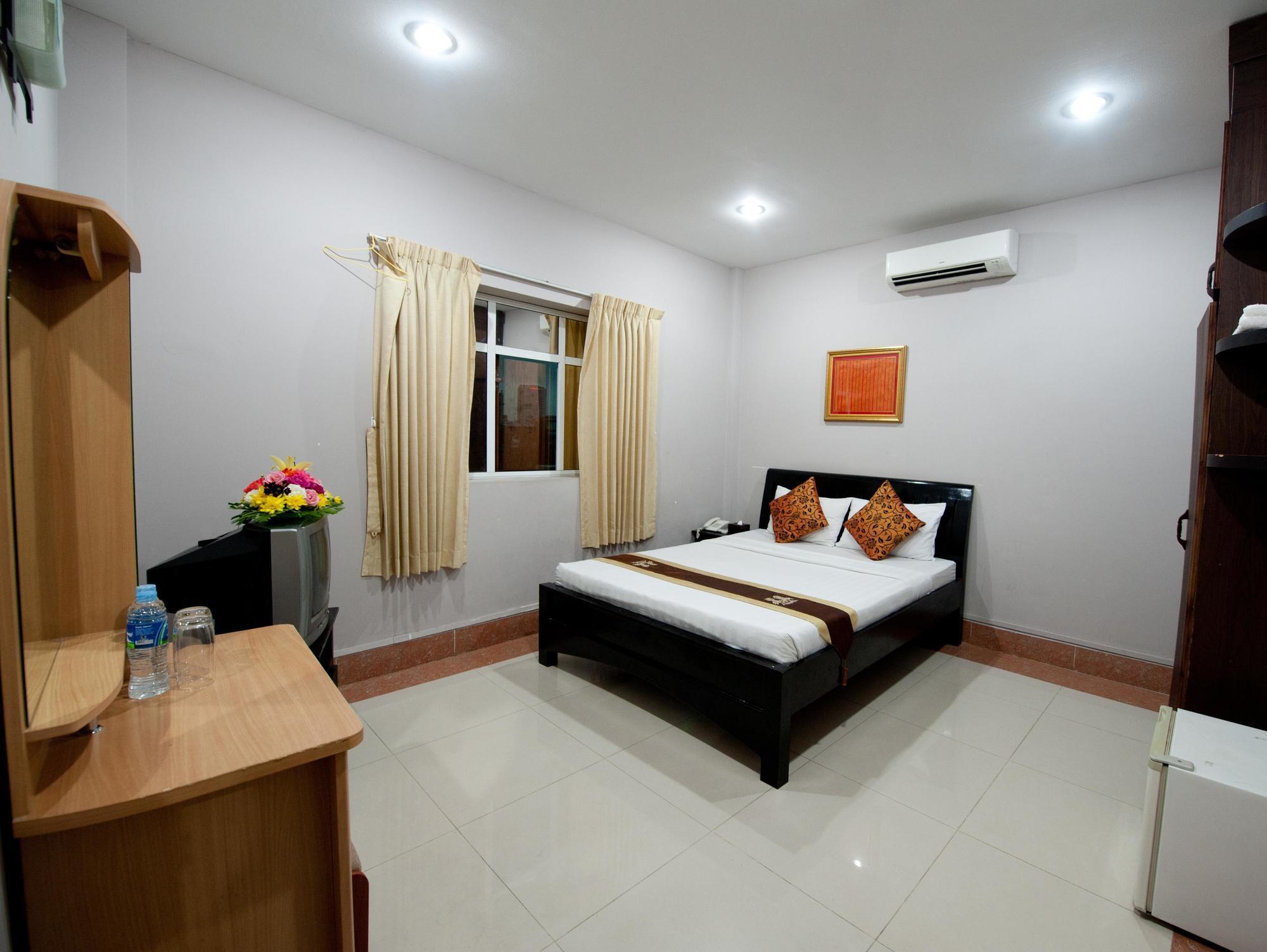 Wei Si Deng Hotel & Restaurant Phnom Penh Exteriör bild