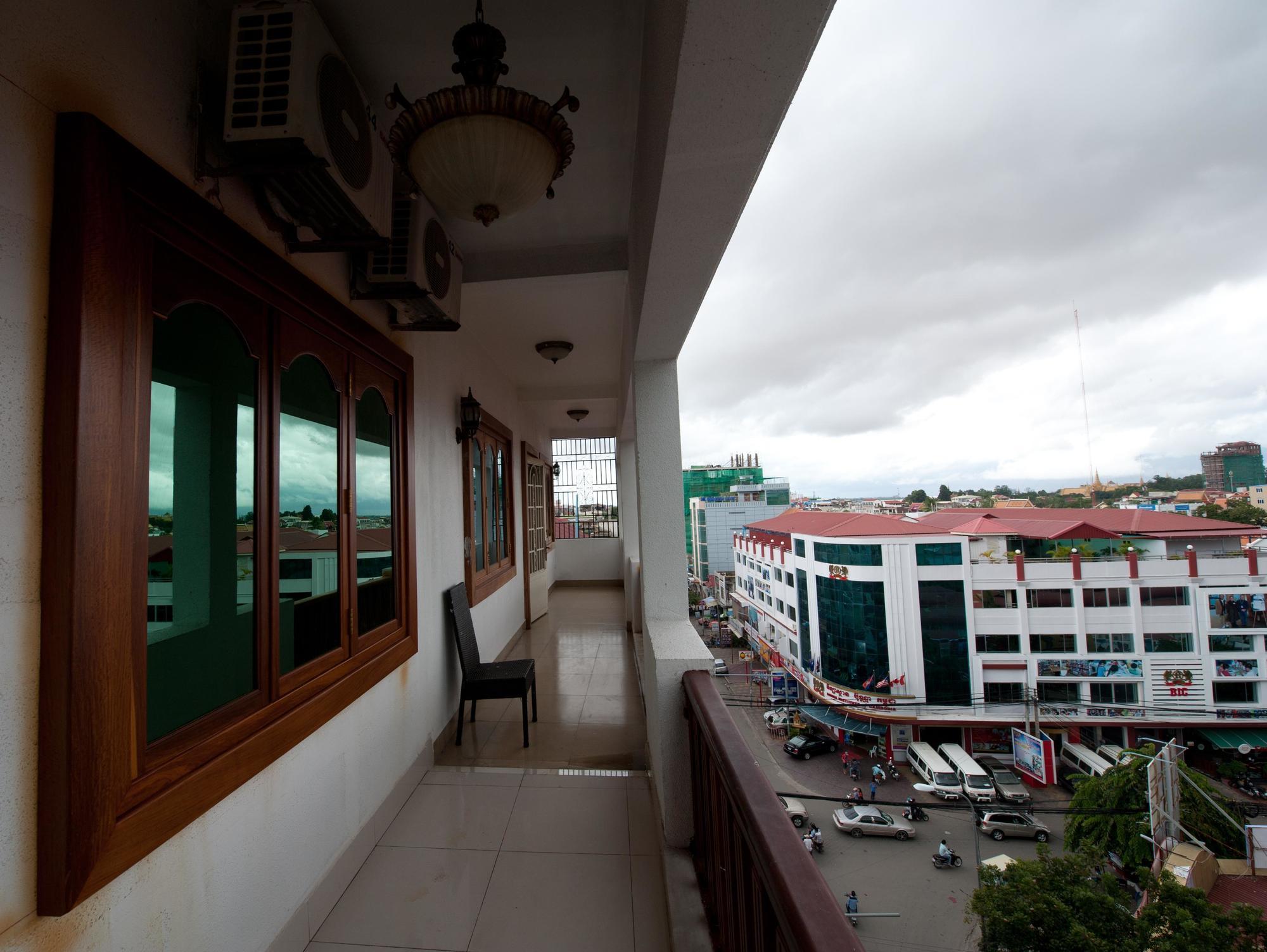 Wei Si Deng Hotel & Restaurant Phnom Penh Exteriör bild