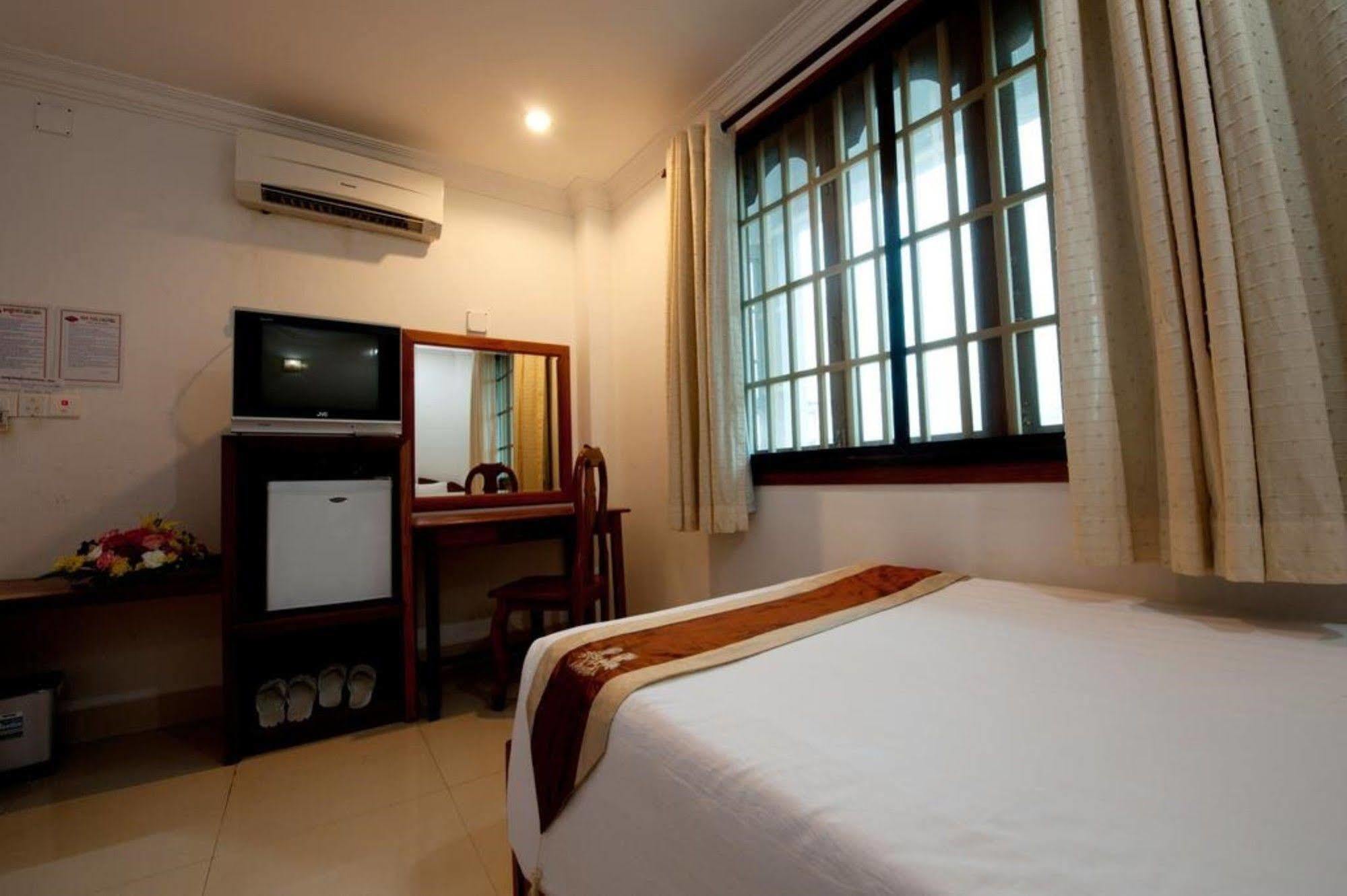 Wei Si Deng Hotel & Restaurant Phnom Penh Exteriör bild