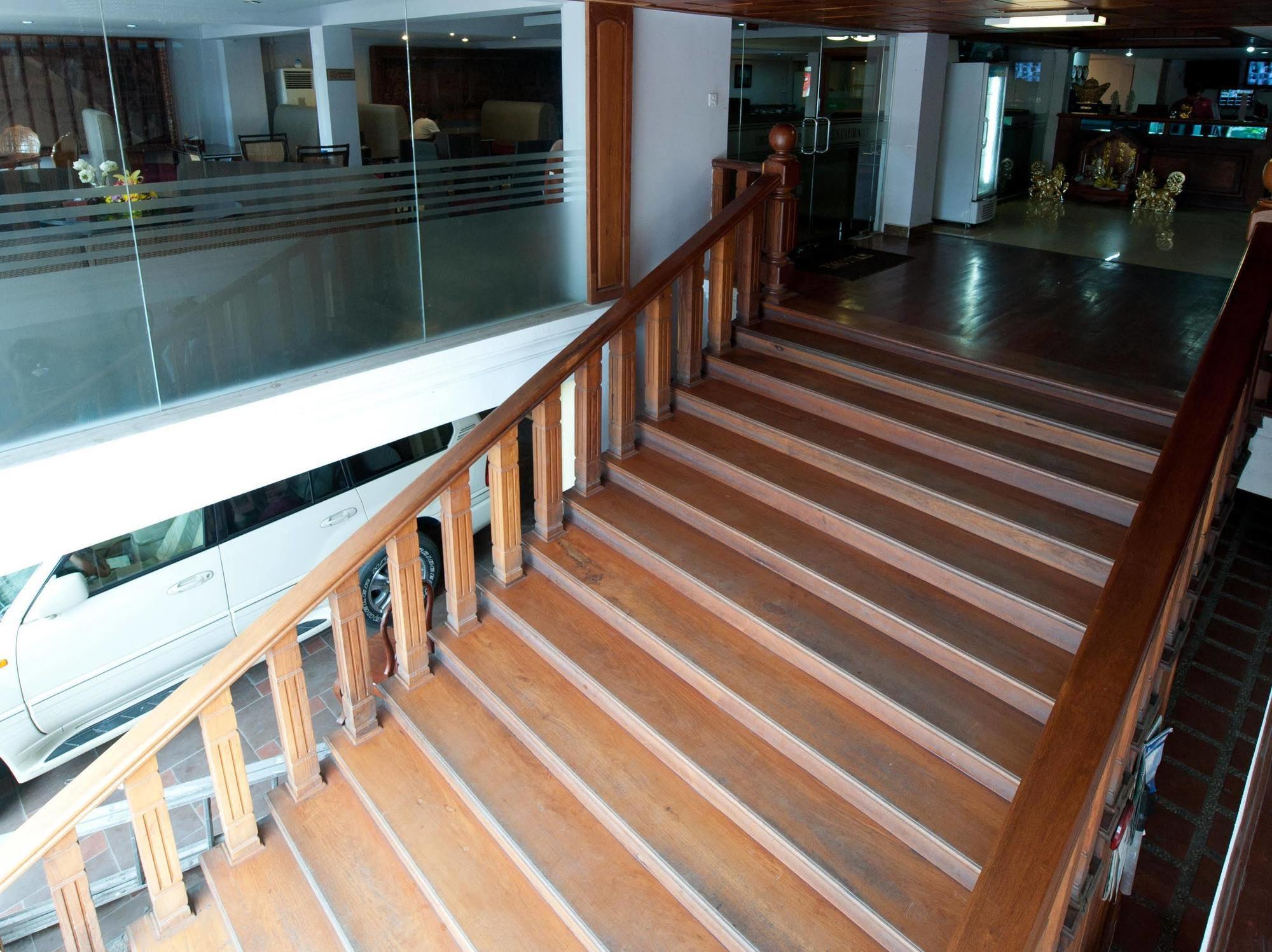 Wei Si Deng Hotel & Restaurant Phnom Penh Exteriör bild