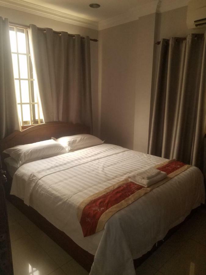 Wei Si Deng Hotel & Restaurant Phnom Penh Exteriör bild